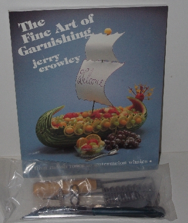 +MBA #3030-0198   "1997 The Art Of Garnishing Book With Tool Kit"