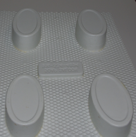 +MBA #3333-605   "Soap Saloon Set Of 3 White Plastic 4 Part Oval Soap Molds"