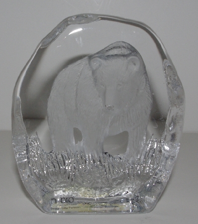 +MBA #3333-257    "Nybro Sweden Ice Crystal Grizzly Bear Art Glass Paperweight"