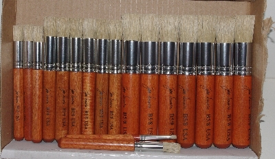 +MBA #3535-879   "Jan Dressler Wood Handled 20 Piece Stencil Brush Set"