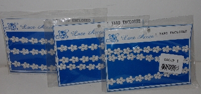 +MBA #3535-102   "1990's (3) Yards White Lace Small Flower Applique"