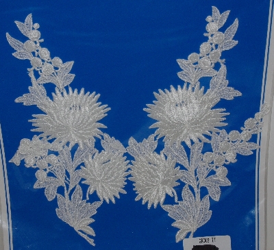 +MBA #3535-106  "1990's Set Of (2) Large White Lace Floral Appliques"