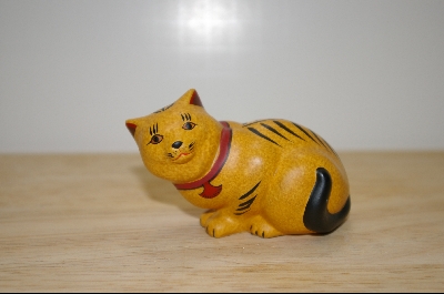 +MBA #4-062  "1986 Hand Carved & Painted Franklin Mint Chalk-Ware Cat