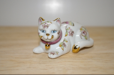 +MBA #4-064  "1986 Satsuma Franklin Mint Porceline Cat