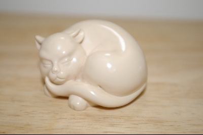 +MBA #4-073  "1986 Netsuke Style Cat From The Franklint Mint Collection