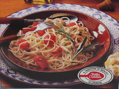 +MBA #3636-0052  "1993 Betty Crocker's Pasta Favorites Paper Back Cook Book"