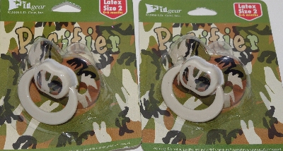 +MBA #3737-0005   " Set Of 2  "2006 I.D. Gear Green Camouflage Pacifiers"