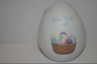 +MBA #9-065  ROC 1992 Easter Bunny Ceramic Egg