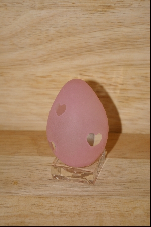 +MBA #9-145  "Hearts" 1980's  Pink Cameo Glass Egg