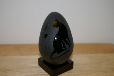 +MBA #9-172  1980's Black Cat Cameo Glass Egg