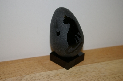 +MBA #9-172  1980's Black Cat Cameo Glass Egg