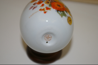 +MBA #10-187  1987 Avon "Autumn's Color"  Ceramic Collectors Egg