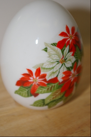 +MBA #10-036  Avon 1987 "Winter's Treasure" Ceramic Collectors Egg