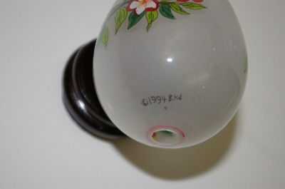 +MBA #10-285  Vintage Asian Hand Painted Egg