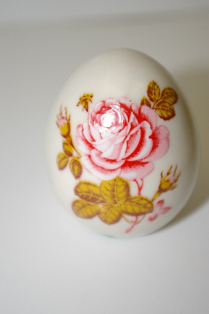 +MBA #10-242  White Marble Egg With Pink Rose