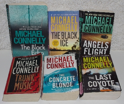 +MBA #5600-364  "Set Of 21 Michael Connelly "Harry Bosch" Series Paper Backs"