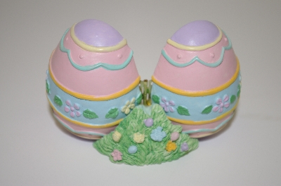 +MBA #10-253  1990's Hinged Egg With Bunny & Work Shop Inside