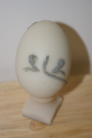 +MBA #10-041  1987 Bristar Hand Carved Resin Mouse Egg