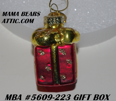 "SOLD"   MBA #5609-223  "2004 Thomas Pacconi Advent Gift Box Replacement Ornament"