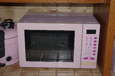 MBA #Pink2005-0015  "2005 Cooks Pink Microwave Oven Model #780-5000"