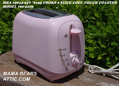 +MBA #5613-257  "2006 Pink Cooks 2 Slice Cool Touch Toaster"