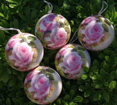 +MBA #5614-132  "1990's Set Of 12 Victorian Style Pink Rose Ornaments"