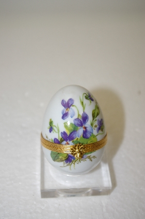 +MBA #11-249   1990's  Porceline "Rochard" Egg Shapped Trinket Box