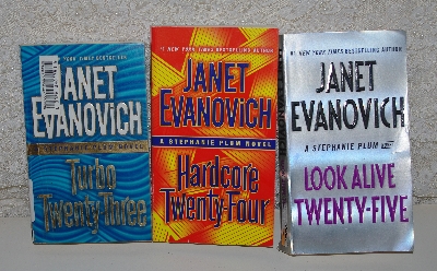 MBA #5757B-5452  "Set Of 6 Stephanie Plum Books" By Author Janet Evanovich