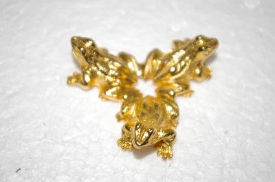 +MBA #12-254  1990's Small Gold Plated Frog Egg Holder