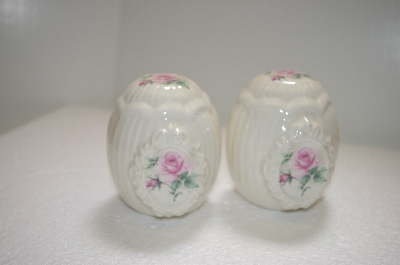 +MBA #14-164  Formal Ceramic Pink Rose Salt & Pepper Shakers