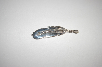 +MBA #18-026  Artist "Harvey Mace"  Signed Sterling Feather Pendant