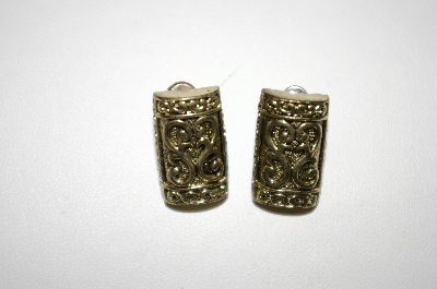 +MBA #25-342  "Gold Tone Vintage Pierced Earrings