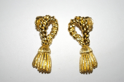 +MBA #25-323  Vintage Gold Tone Tassle Style Pierced Earrings