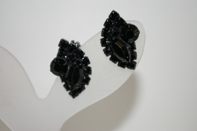 +MBA #6-1212   Vintage Black Glass Clip On Earrings
