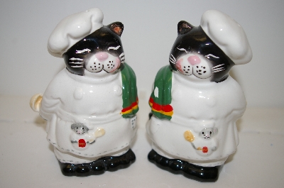+MBA #33-031  "Vintage Cat Chef Salt & Pepper Shakers