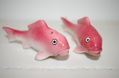 +MBA #33-038  "Pair Of Vintage Pink Fish Salt & Pepper Shakers