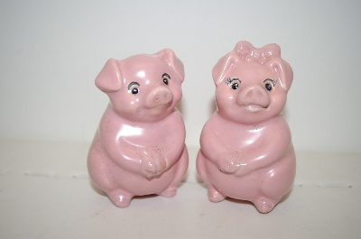 +MBA #33-026  "1994 Pink Pig Salt & Pepper Shakers