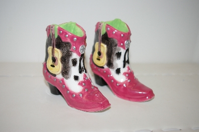 +MBA #33-015  "2000 Pink Cowbot Boots & Guitars Salt & Pepper Shakers