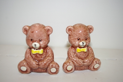 +MBA #33-081  "Vintage Baby Bears With Bowties Salt & Pepper Shakers