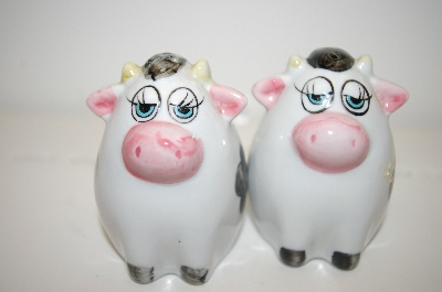 +MBA #33-121  "Vintage "Cows" Salt & Pepper Shakers