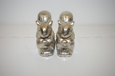 +MBA #33-093  "Vintage Metal Squirrel Salt & Pepper Shakers