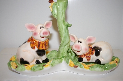 +MBA #33-145  "2002 "Pigs On A Stand" Salt & Pepper Shakers