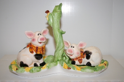 +MBA #33-145  "2002 "Pigs On A Stand" Salt & Pepper Shakers