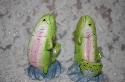 +MBA #34-201  "Large Speckled Trout Salt & Pepper Shakers