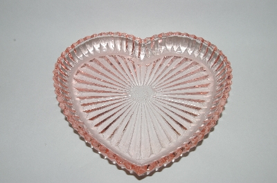 +MBA #55-086  Vintage?  Pink Glass Heart Shaped VanityTray