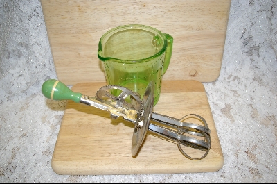 +MBA #4906  "Hazel-Atlas Green 4 Cup Glass Beater Set #4906