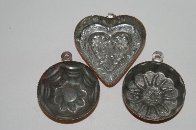 +MBA #79-087   Set Of 3 Vintage Small Copper Kitchen Molds