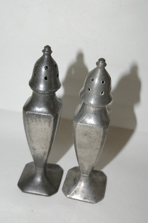 +MBA #82-034  "Very Old Pewter Salt & Pepper Shakers
