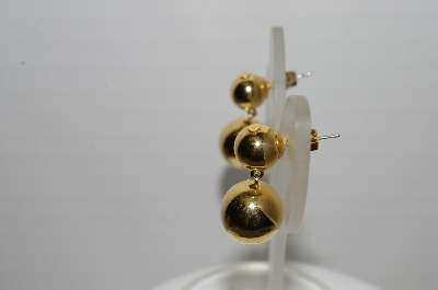+MBA #97-093 " Avon Goldtone Ball Bead Pierced Earrings"