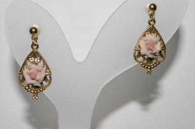 +MBA #96-076  "Vintage Goldtone Porcelain Rose Pierced Earrings"